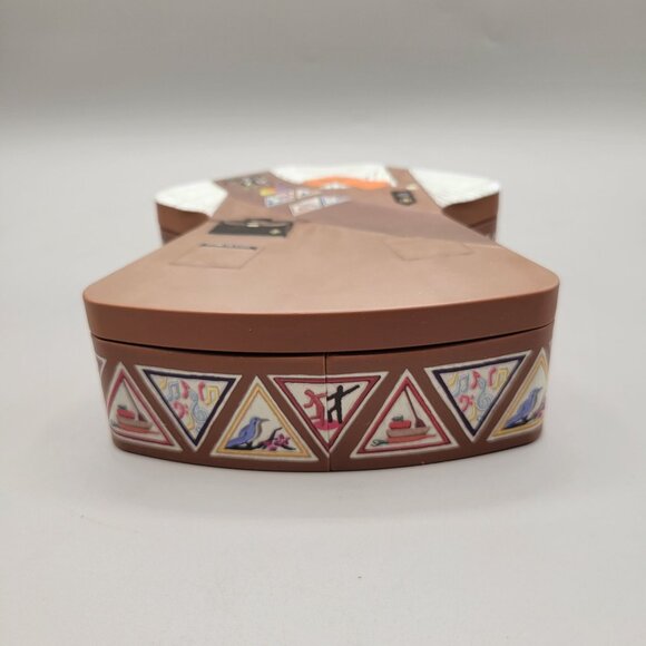 Brownie Girl Scouts of America Commemorative Keepsake Tin Box - Picture 6 of 7